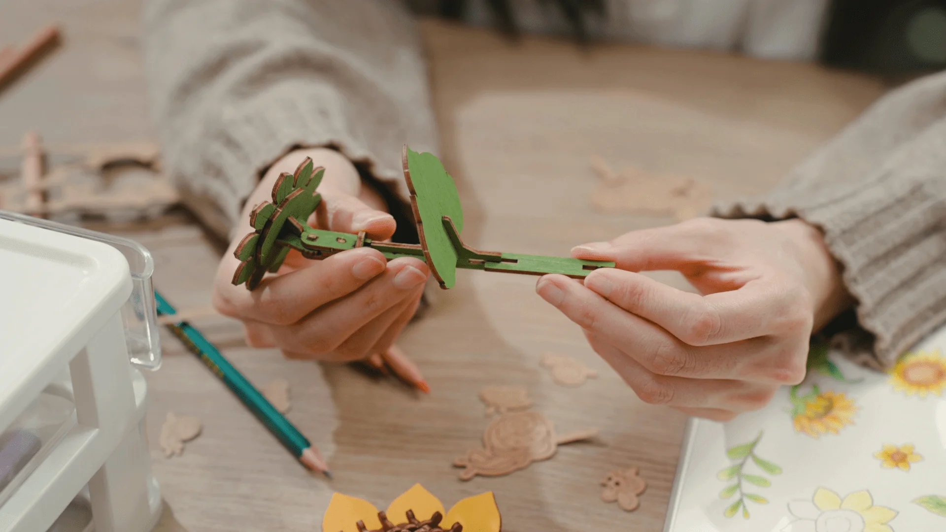 3D Wooden Flower Puzzles: Sunflower - Image 7