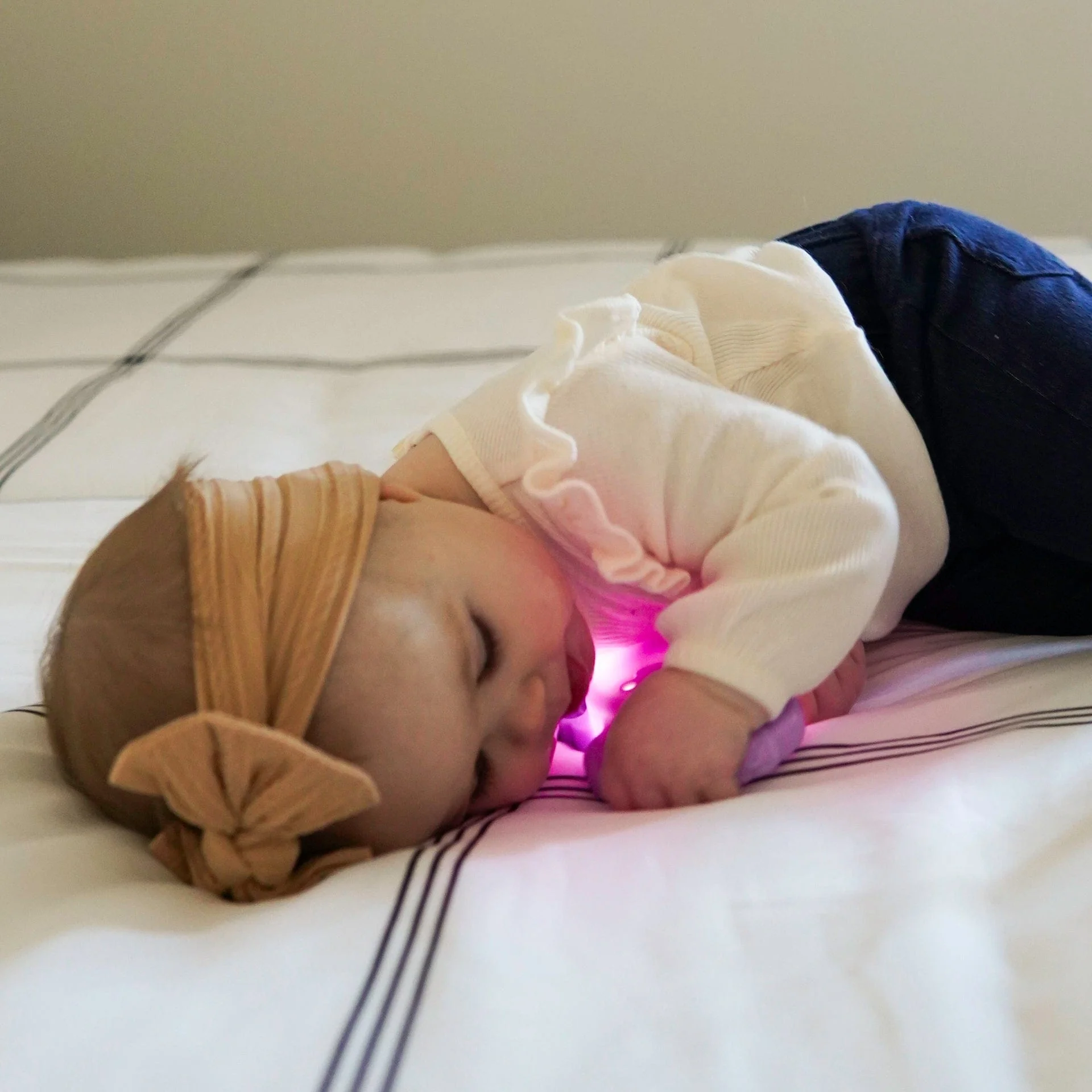 Glo Pals Light Up Rattle - Image 4