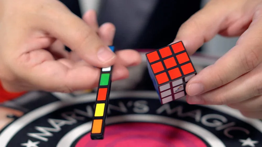 Rubik’s Amazing Box of Magic Tricks - Image 4