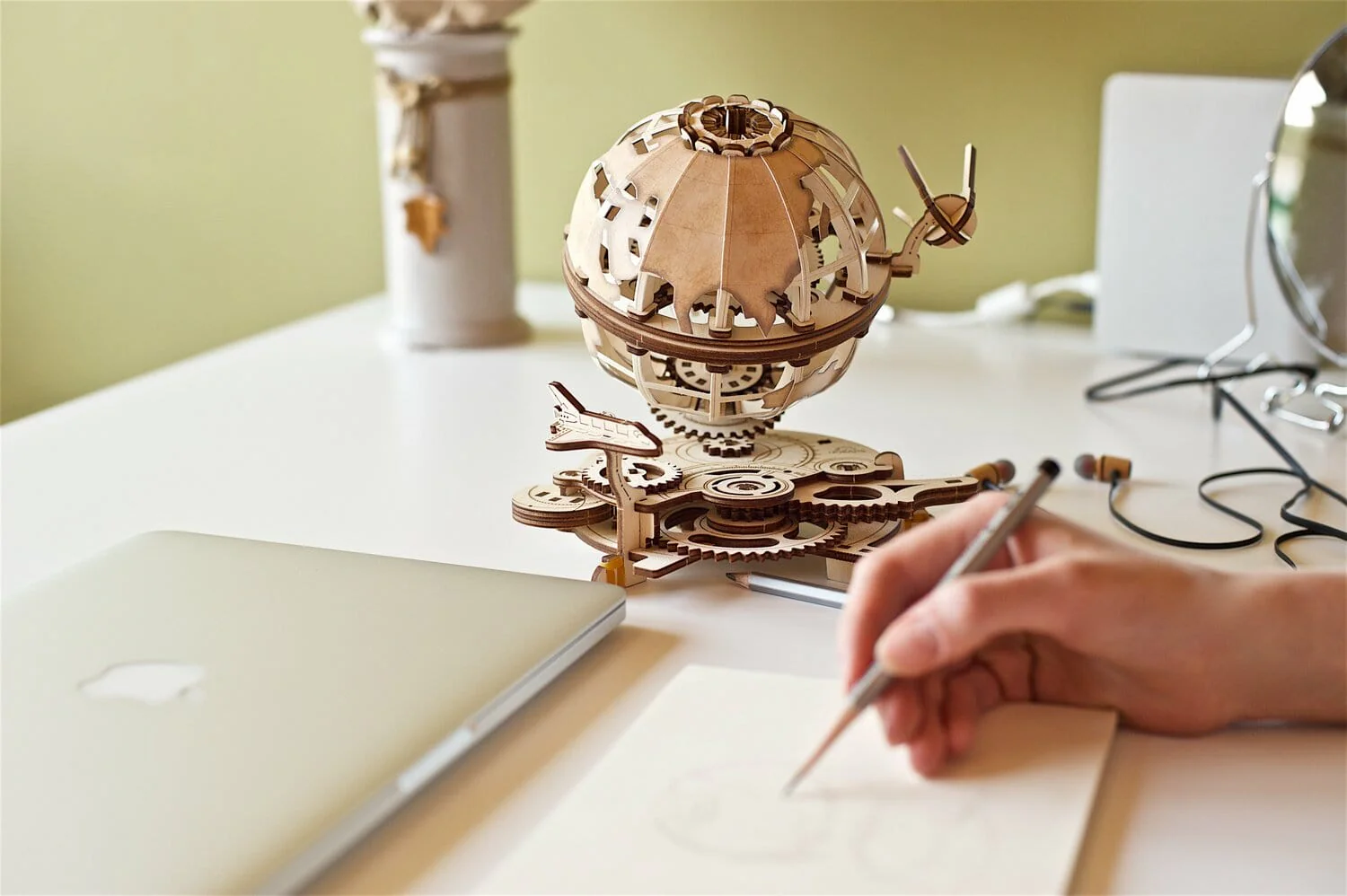 Ugears Globus - Image 3
